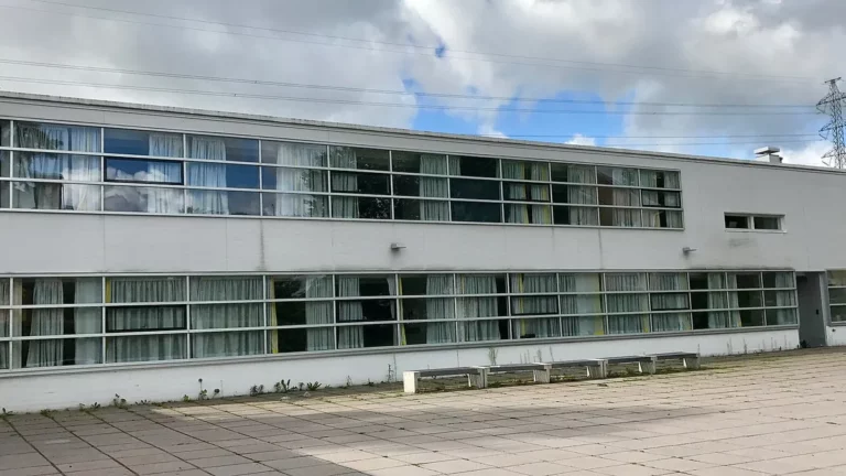 Здание Stadin ammattiopisto в Хельсинки Здание Stadin ammattiopisto в Хельсинки