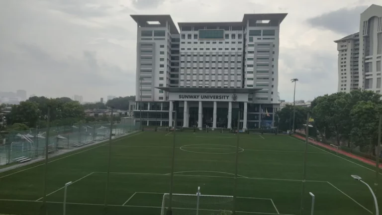 Кампус Sunway University в Бандар-Санвее Кампус Sunway University в Бандар-Санвее
