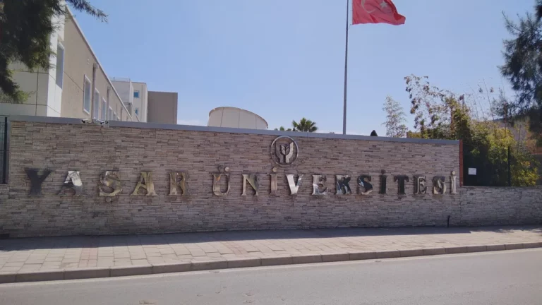 Университет Яшар (Yaşar Üniversitesi), Измир Университет Яшар (Yaşar Üniversitesi), Измир