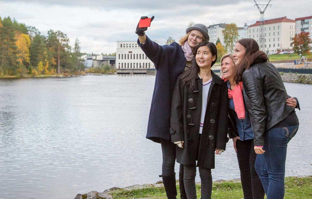 KAMKstudents 1 1024x653 - Колледж Хельсинки — Университет в Норвегии. История нашей клиентки