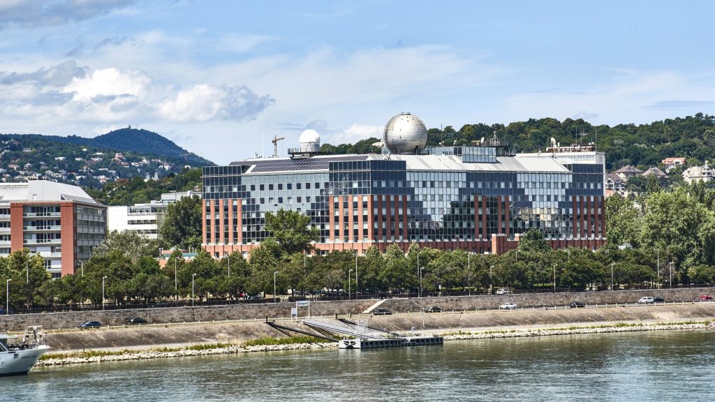 Budapest campus ELTE Университет ELTE поступление главное здание